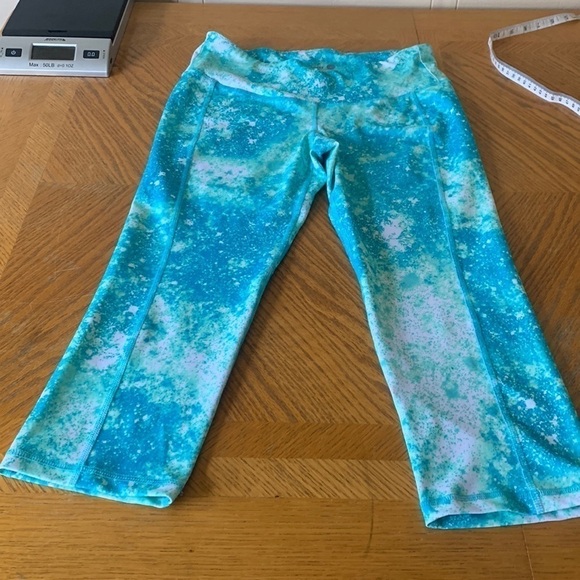 OLD Navy workout capri - Picture 1 of 6